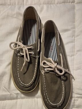 Thom Mc An Casual Men's Canvas Boat Shoes in Olive with White Laces